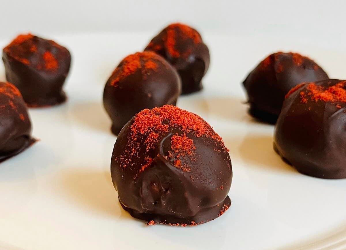 This year, why not make custom chocolates for, or with, your Valentine?