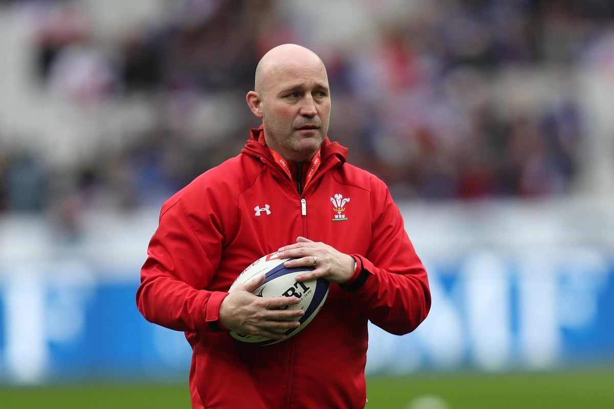 Wales coach Alex King demands ‘no fear’ approach to England showdown
