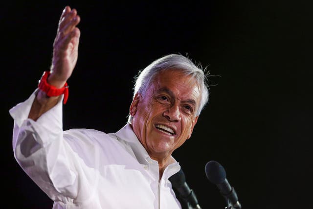 <p>Sebastian Piñera addresses supporters at his closing campaign rally in Santiago in November 2017</p>