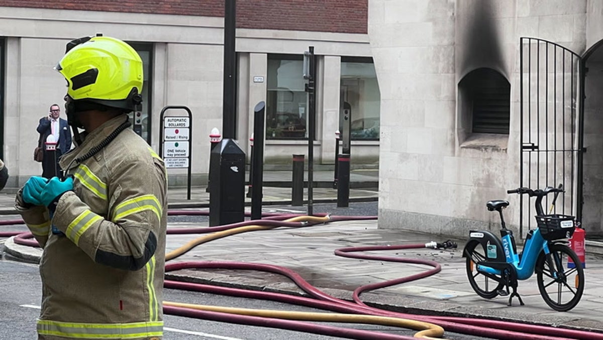 Watch: Smoke pours out of building next to Old Bailey as ‘explosions’ heard