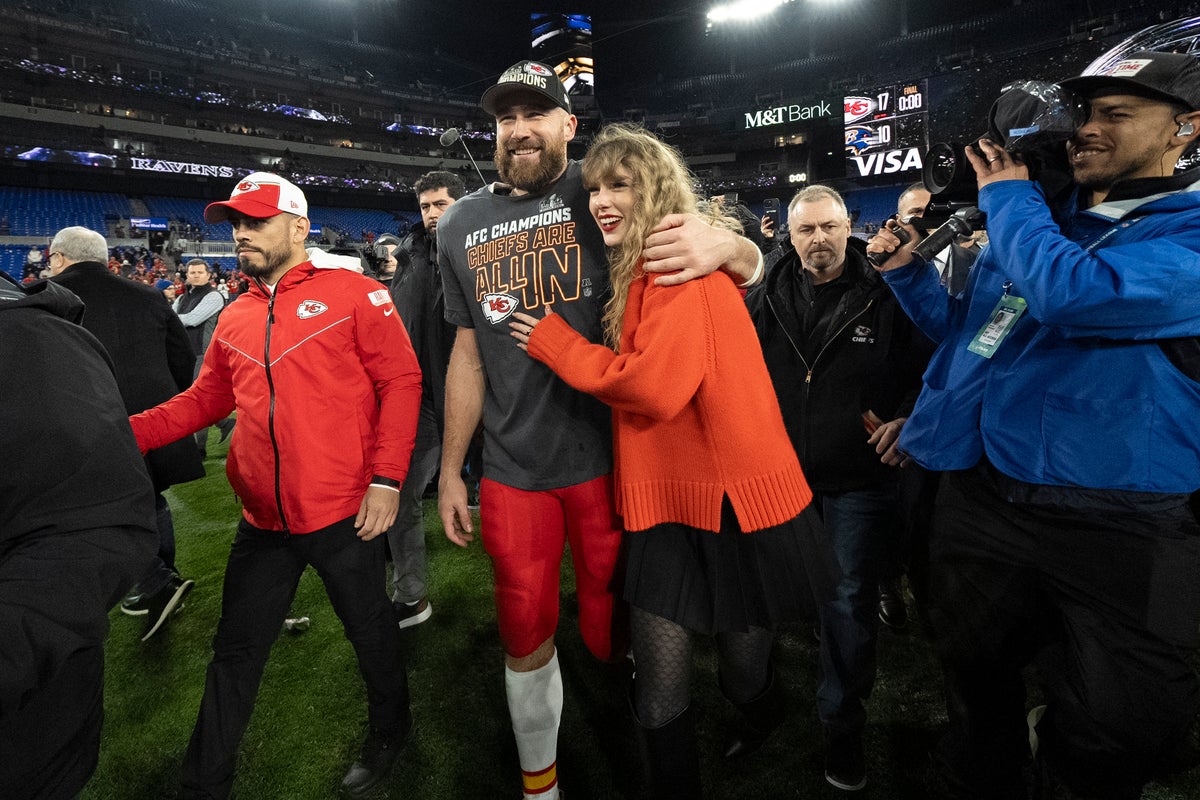 Touchdown Red Score one for red, the color, thanks to Taylor, Travis and the red vs ...