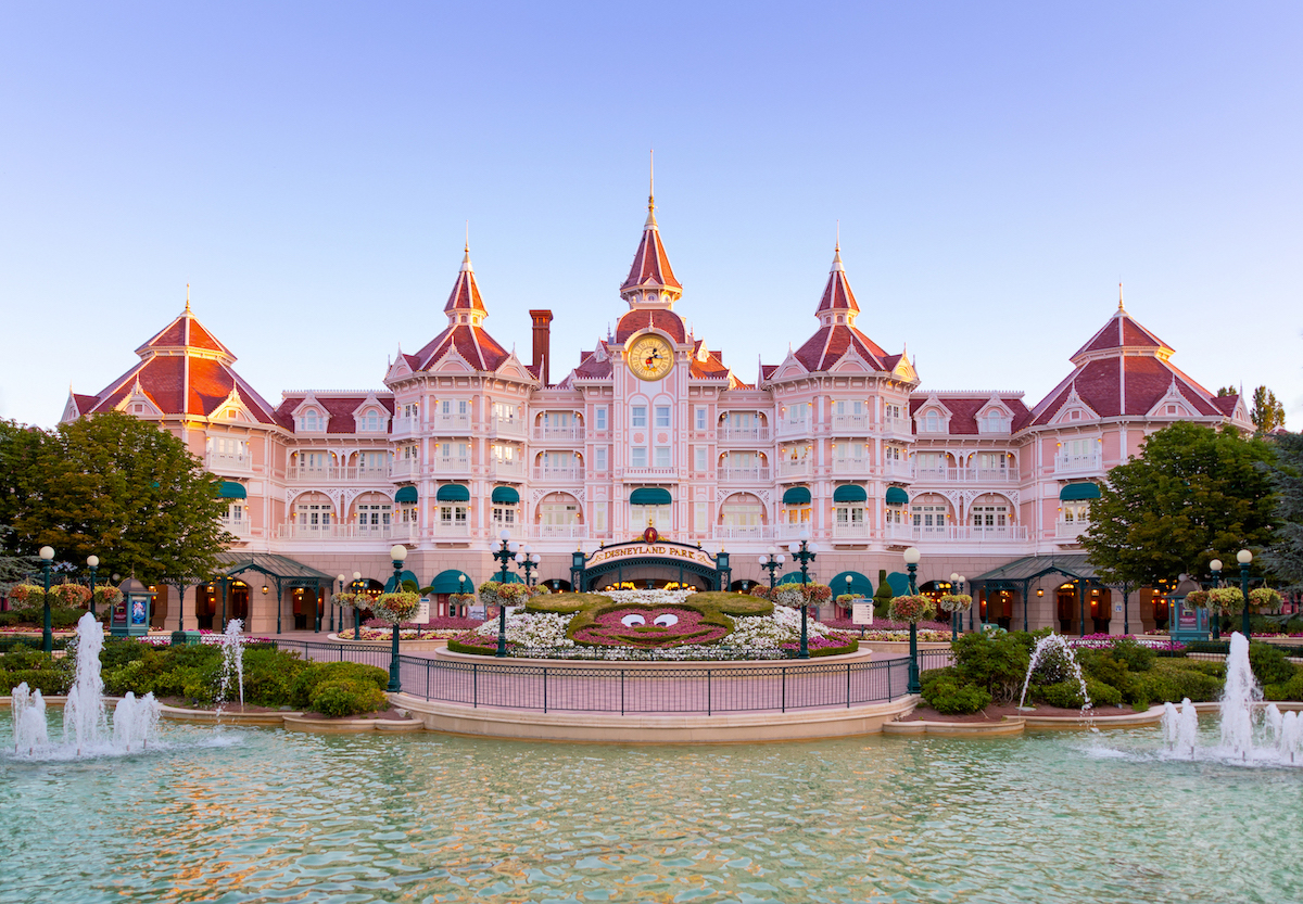 First look at the new Disneyland Paris hotel with a £9,000 a night Frozen suite