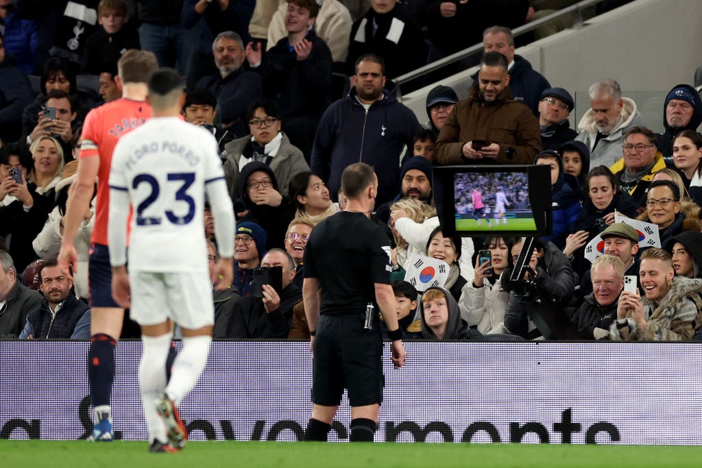 VAR leaves fans annoyed regardless of the outcome