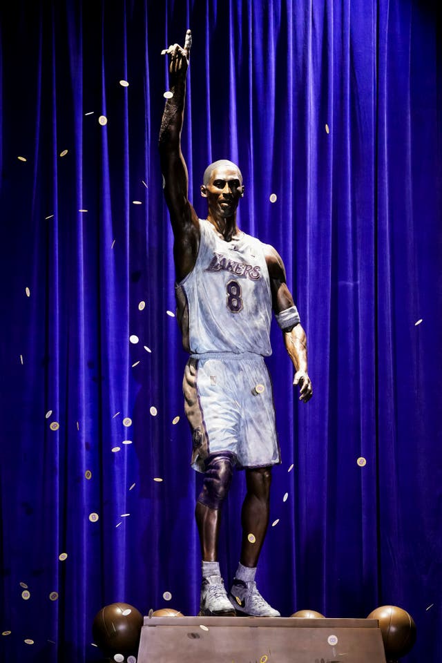ESTATUA KOBE BRYANT