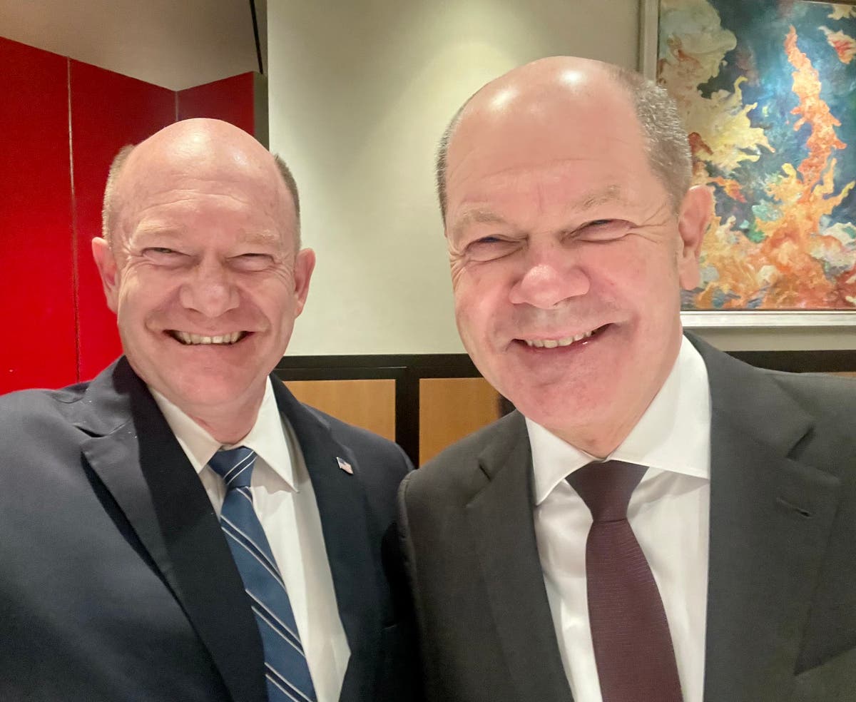 US-Senator Chris Coons postet Selfie mit Bundeskanzler Olaf Scholz