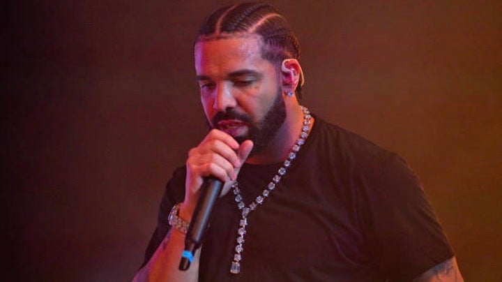 <p>Drake jokes about ‘leaked’ X-rated video during concert.</p>