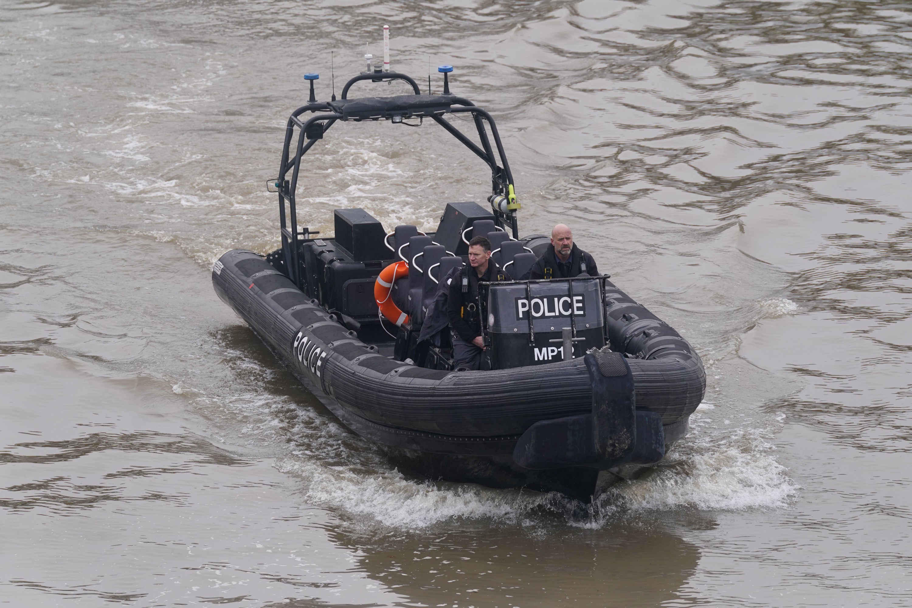 The Met’s marine policing unit searching for Ezedi near Chelsea Bridge
