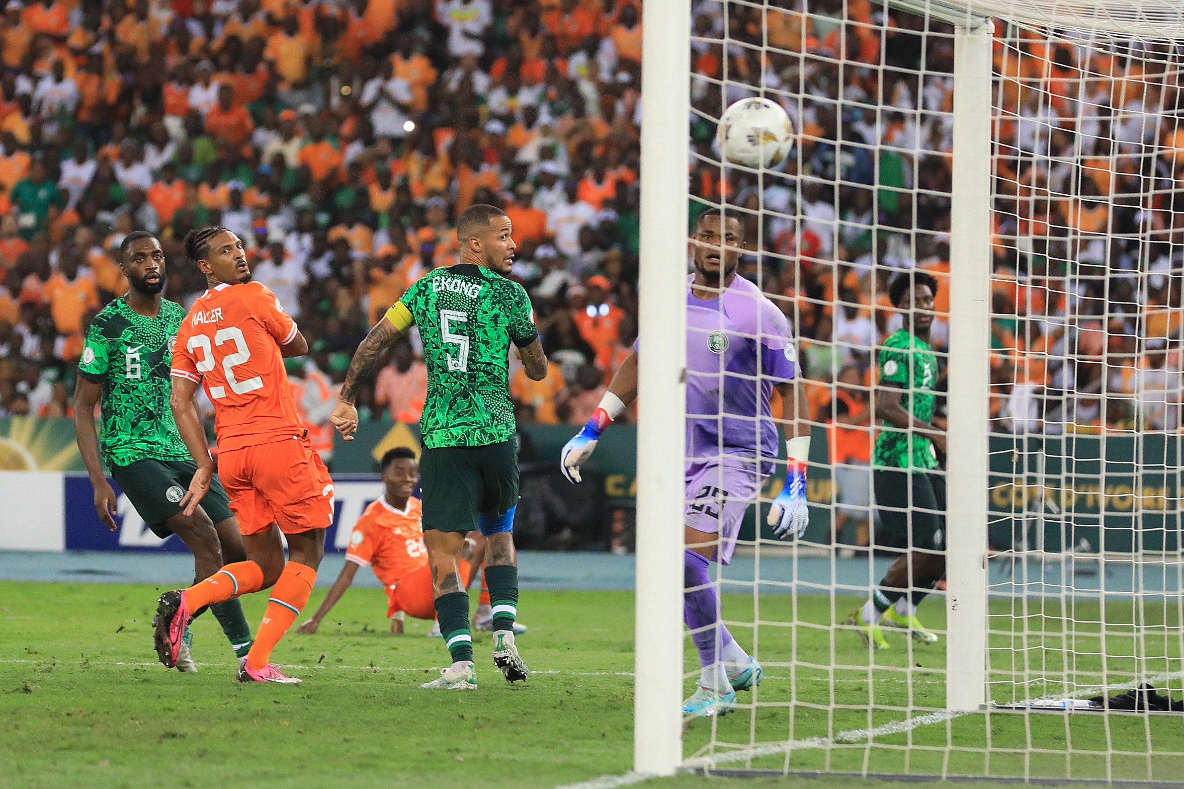 Sebastien Haller’s late goal secured victory for Ivory Coast