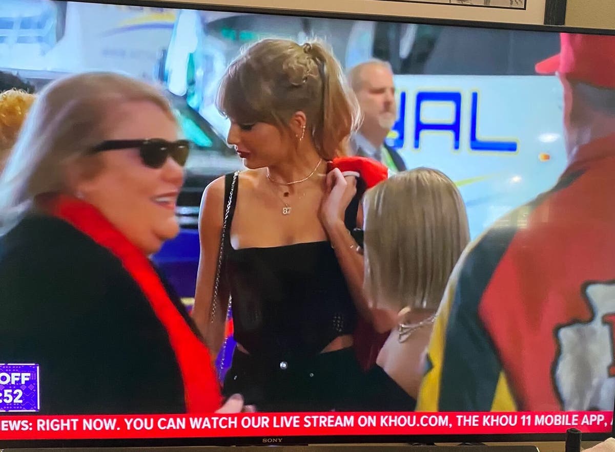 Taylor Swift’s Super Bowl look includes sweet tribute to Travis Kelce