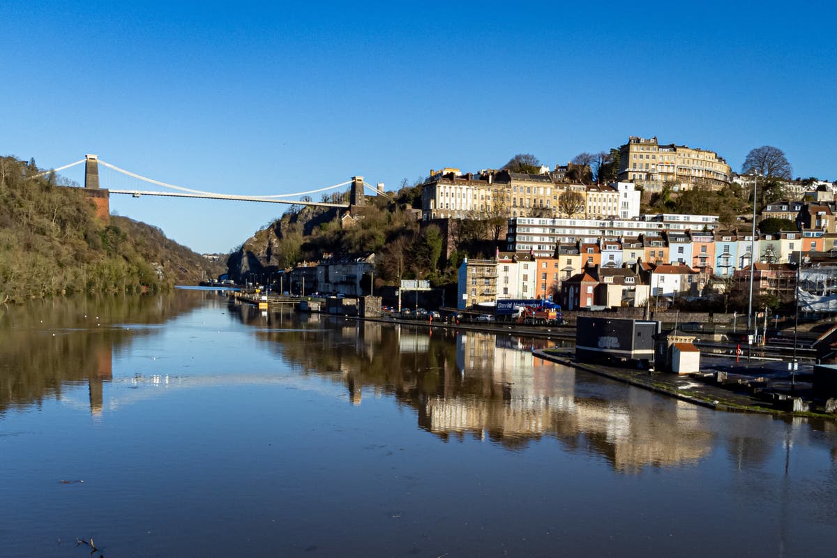 Suitcases found &lsquo;containing human remains&rsquo; at Clifton Suspension Bridge in Bristol