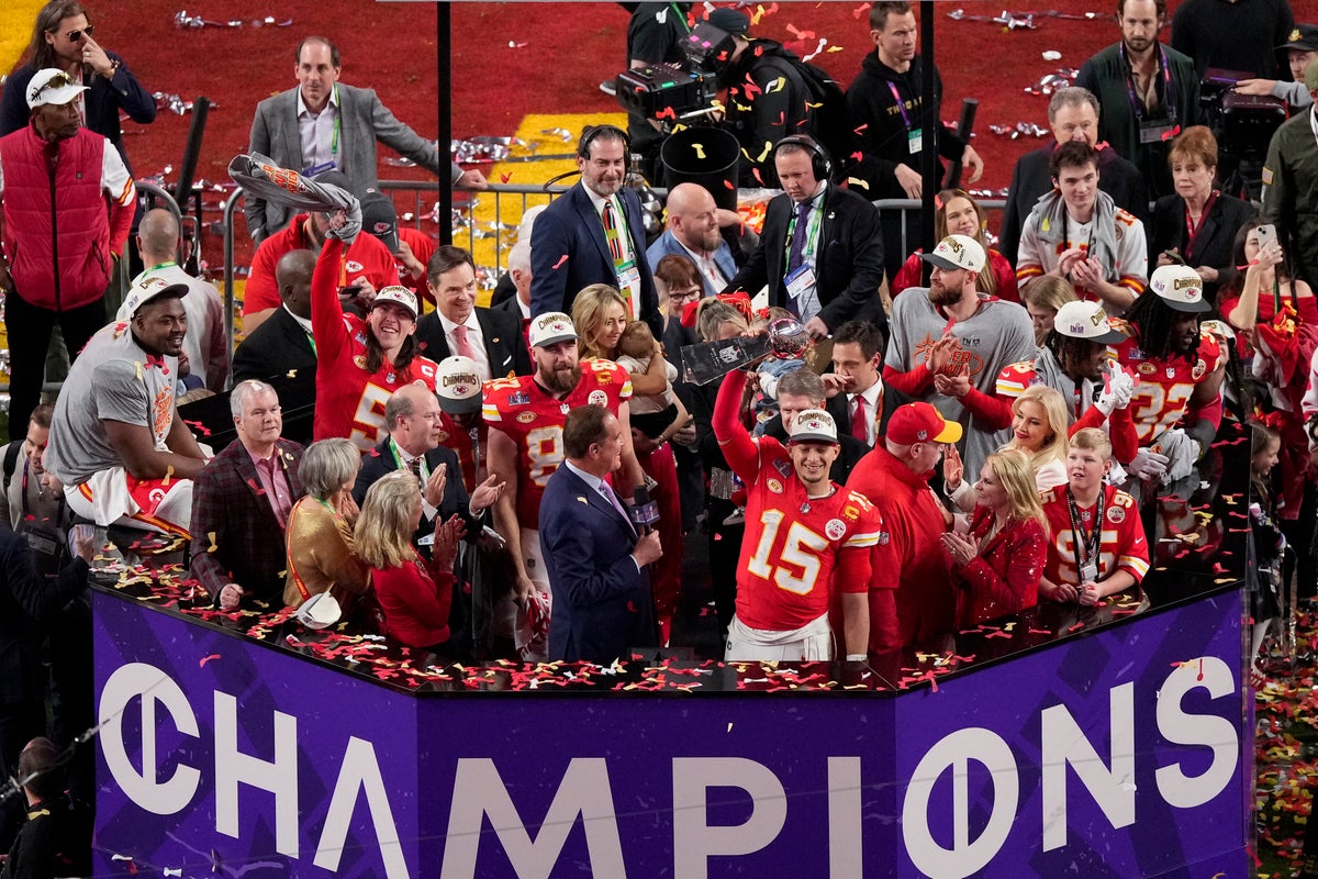Super Bowl photos: Chiefs, Taylor Swift celebrate NFL title