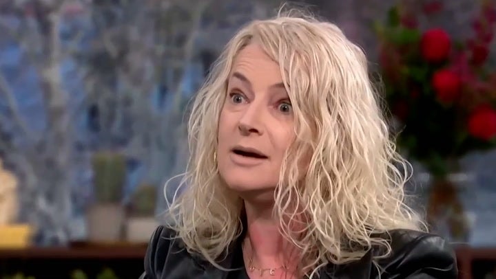 <p>Netflix crew mistook Billie Piper for BBC Newsnight producer on Scoop set.</p>