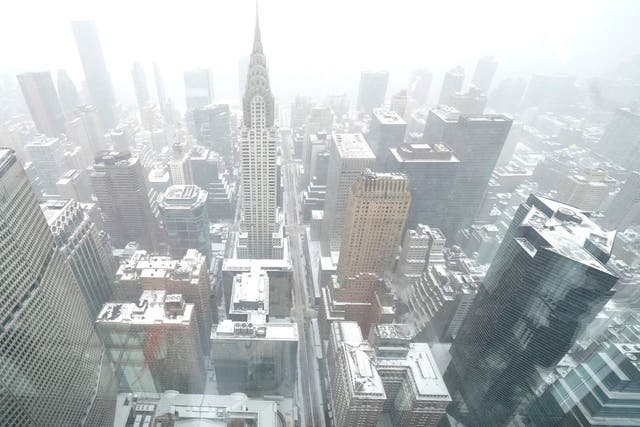 <p>Massive Nor’easter snowstorm blankets New York City.</p>