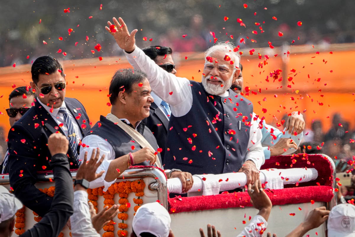 Indian Prime Minister Narendra Modi offers stump re-election speech on international stage in UAE