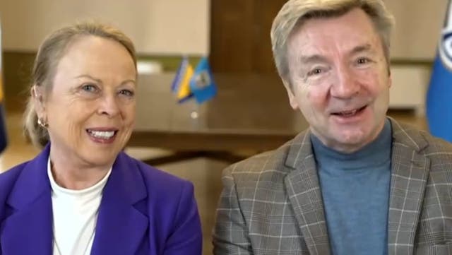 <p>Torvill and Dean reveal why now is the right time to retire from ice skating.</p>