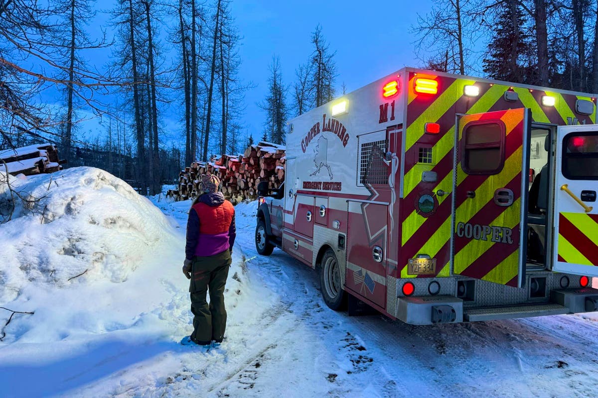 Skiier killed, 2 others hurt after falling about 1,000 feet in Alaska avalanche