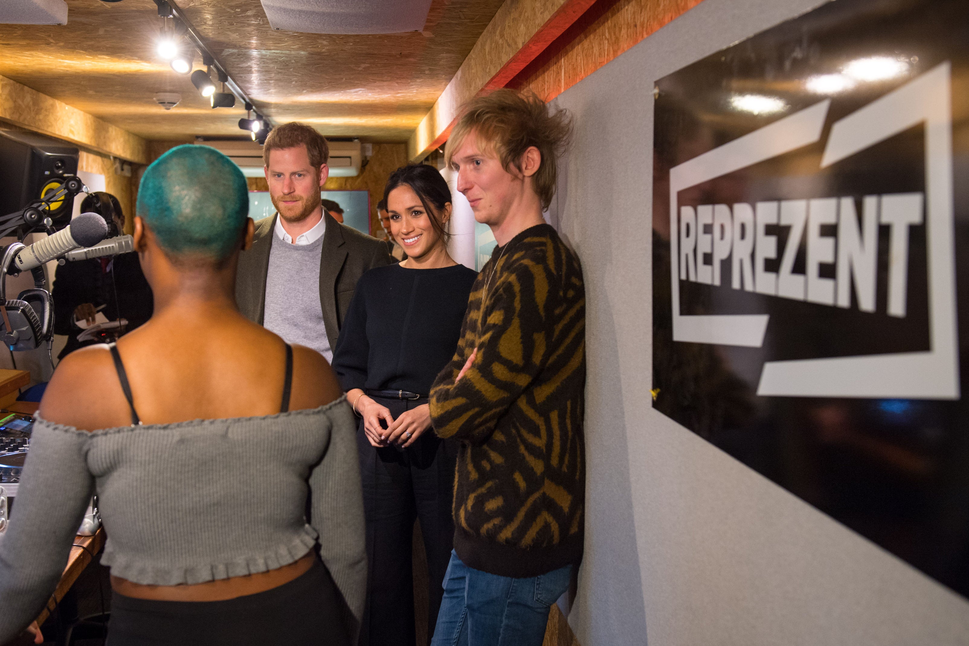 Reprezent radio deals