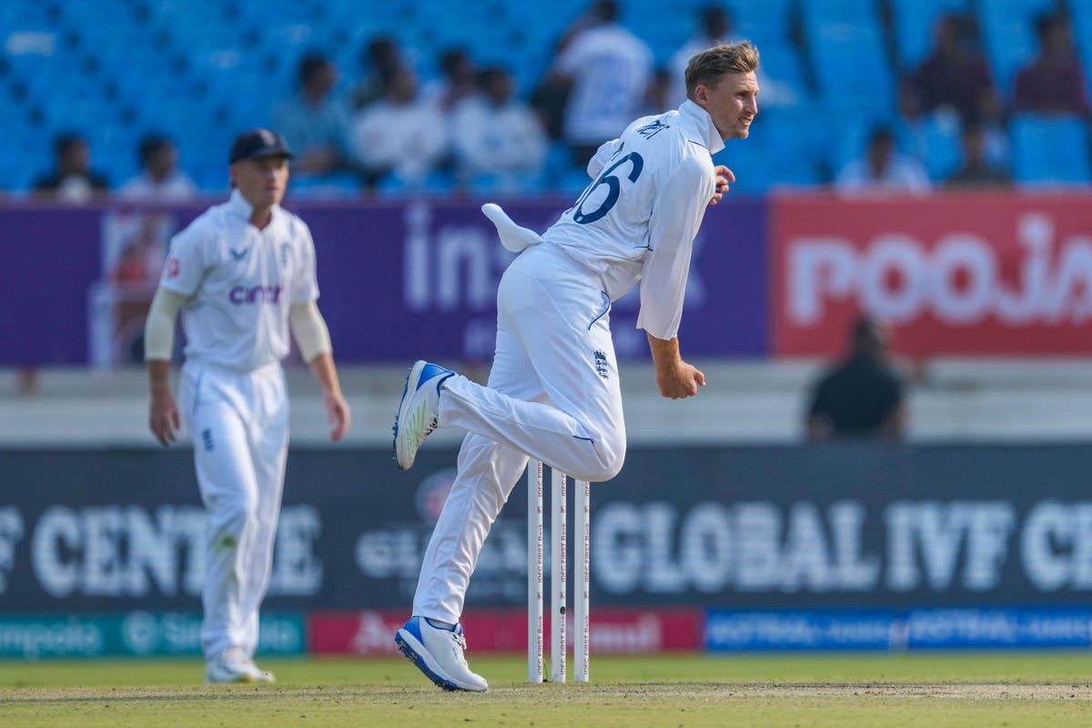 India pile on the runs after England grab early wickets