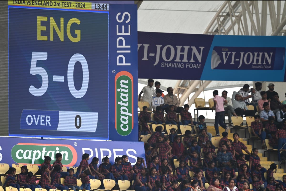 England gain five penalty runs during India innings due to rare rule violation