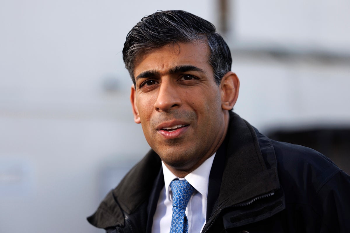 British voters deal Rishi Sunak a double blow by electing Labor lawmakers in two special elections