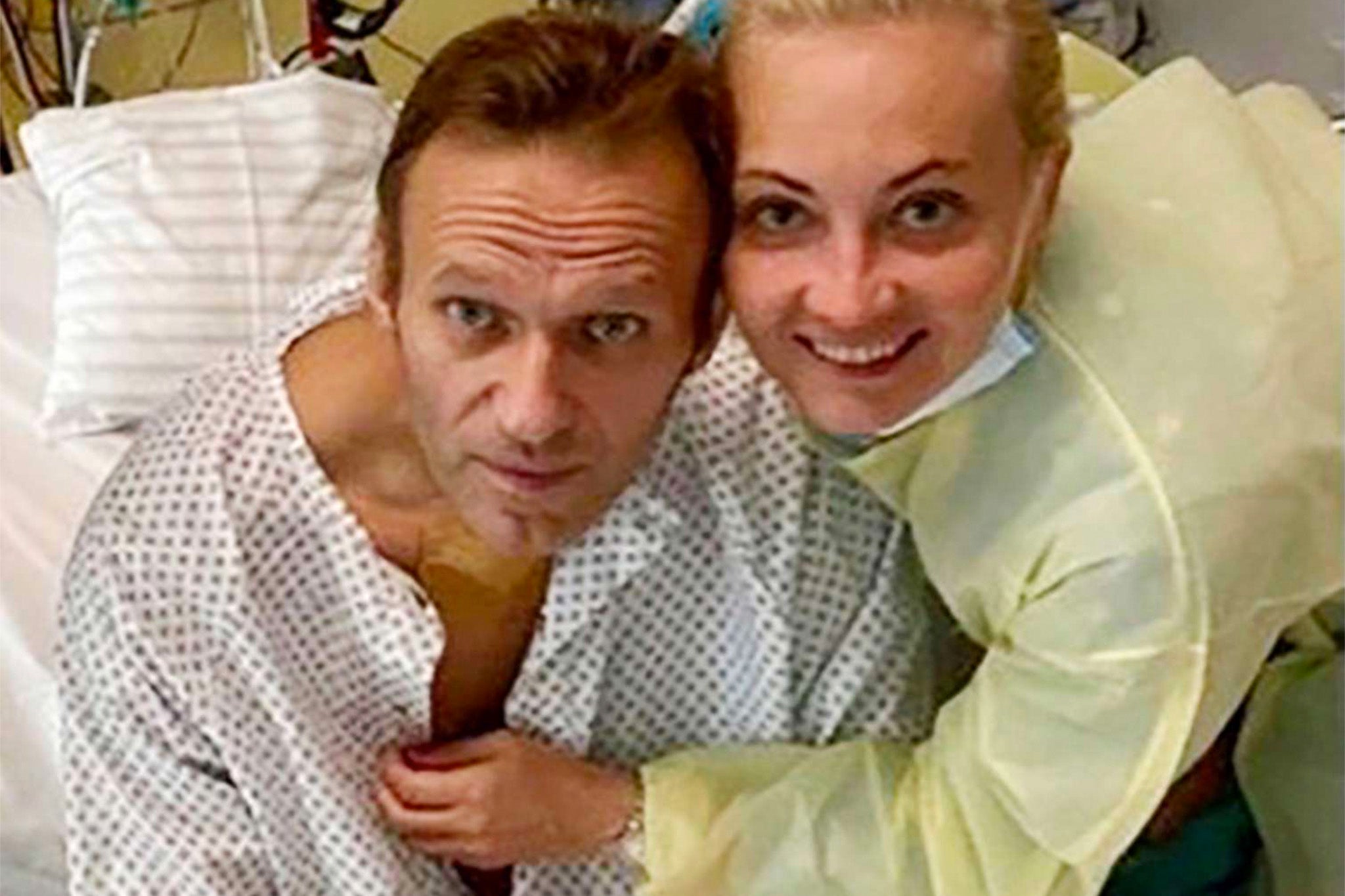Navalny and his wife Yulia in a hospital picture posted on his instagram in 2020