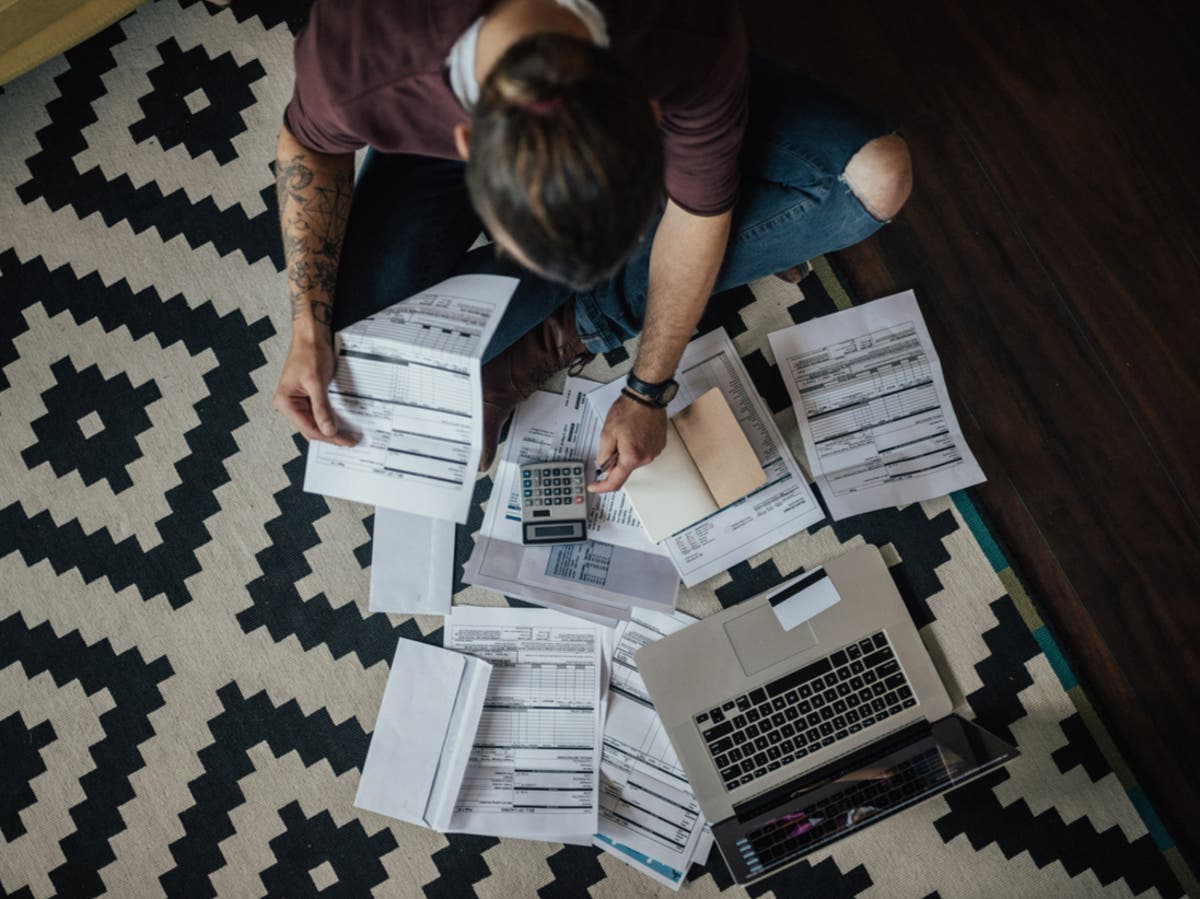 Good job, no savings: meet the young professionals with less than a grand in the bank