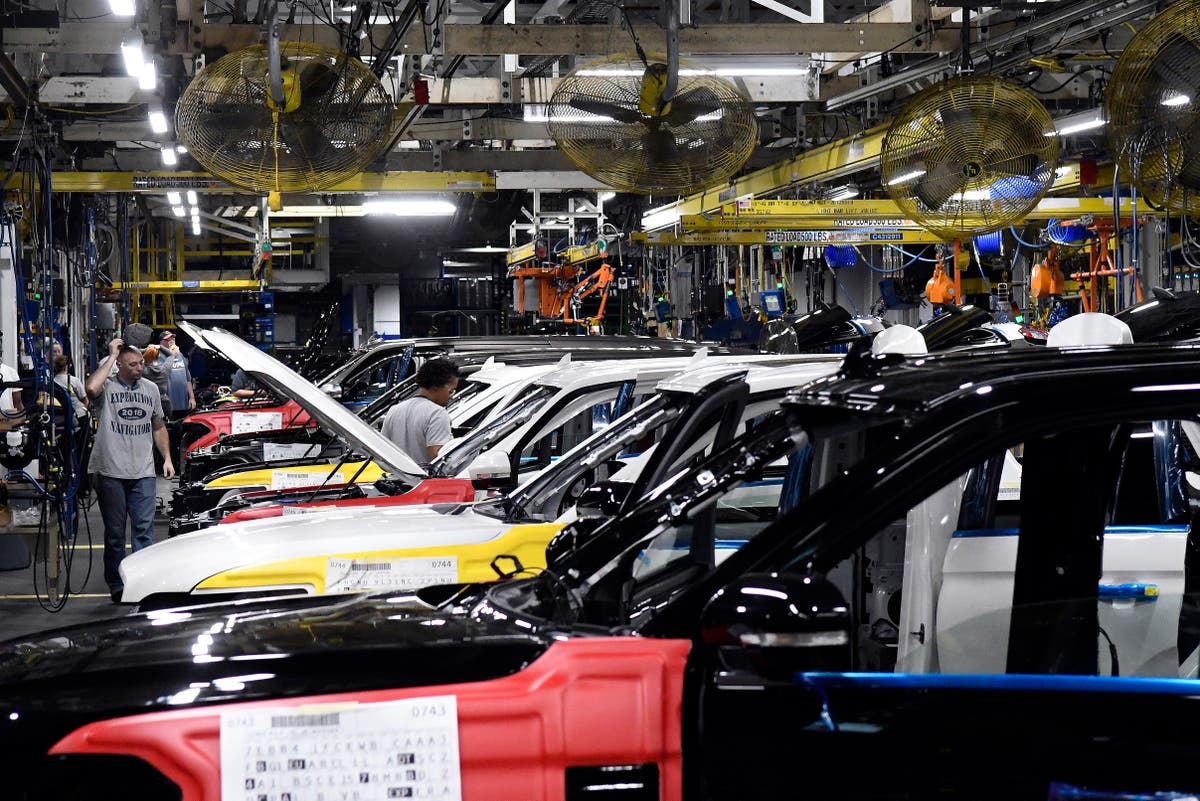 Auto workers threaten to strike again at Ford's huge Kentucky truck plant in local contract dispute