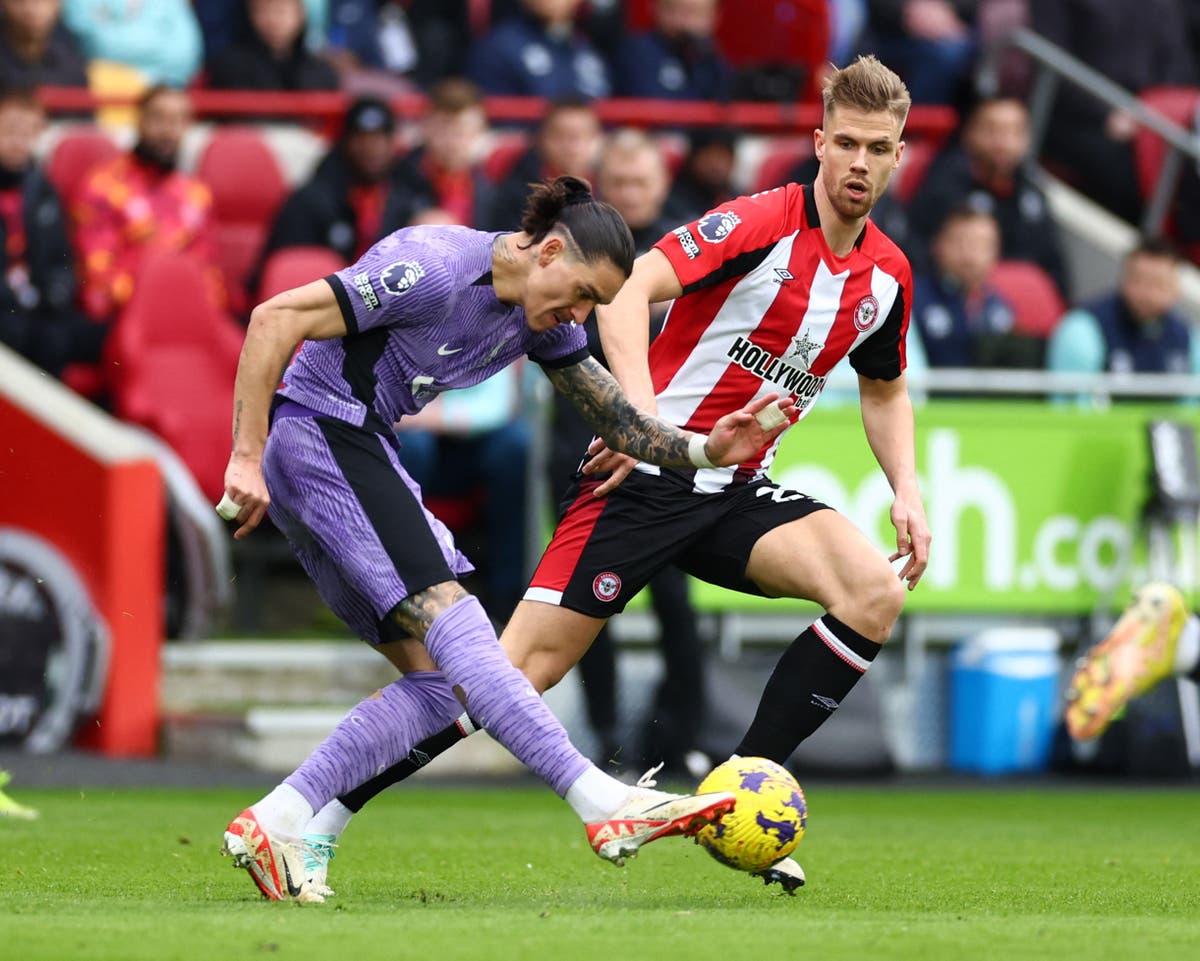 Brentford v Liverpool LIVE: Stream, latest score and updates as Mohamed Salah returns on bench