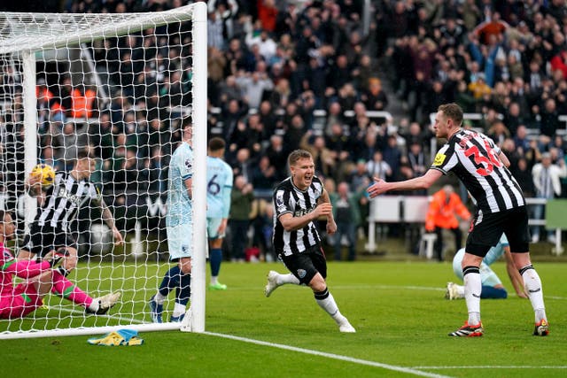 Newcastle’s Matt Ritchie (centre) scored a late equaliser in a 2-2 Premier League draw with Bournemouth (Owen Humphreys/PA)