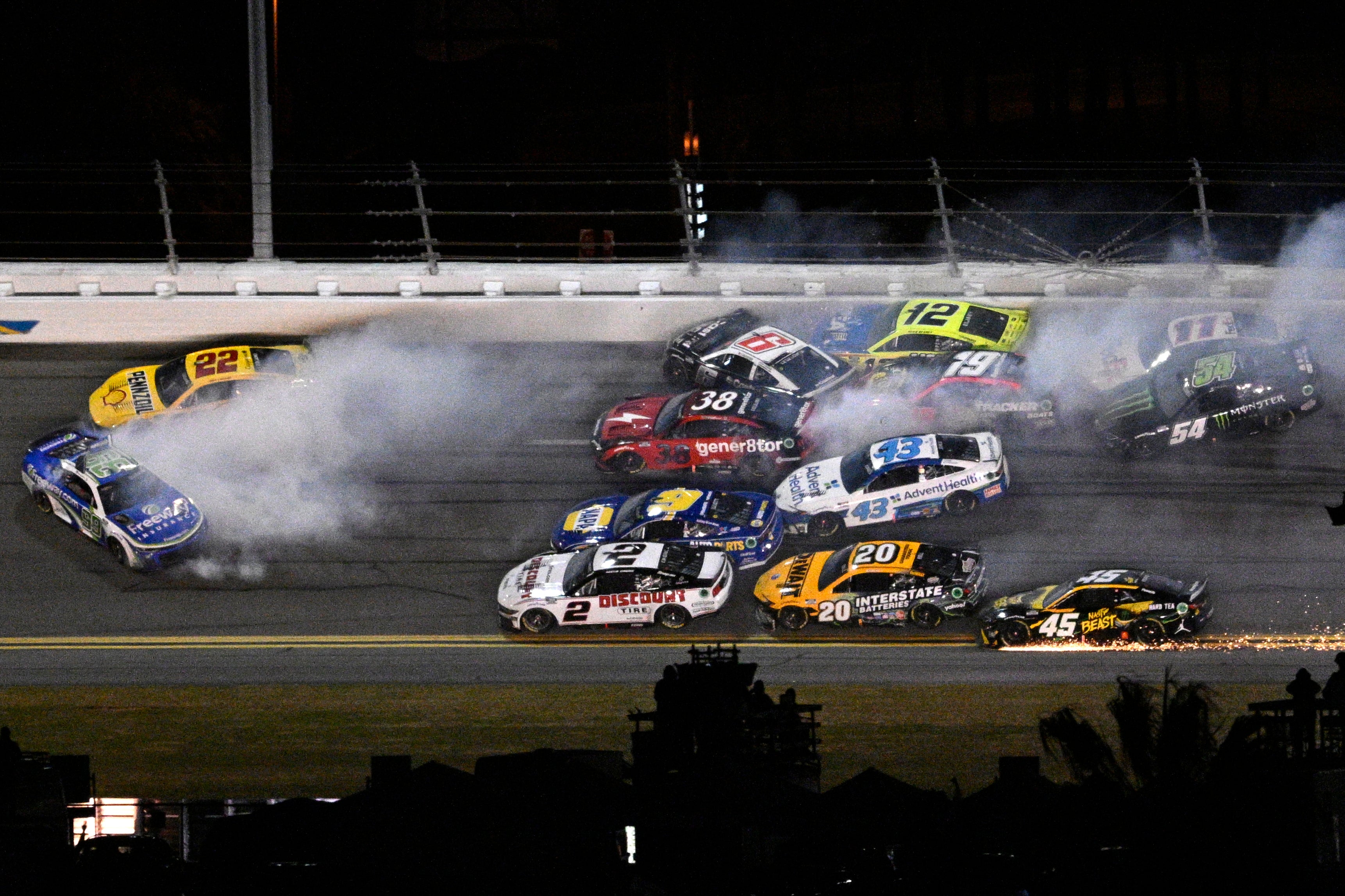 APTOPIX NASCAR Daytona 500 Auto Racing