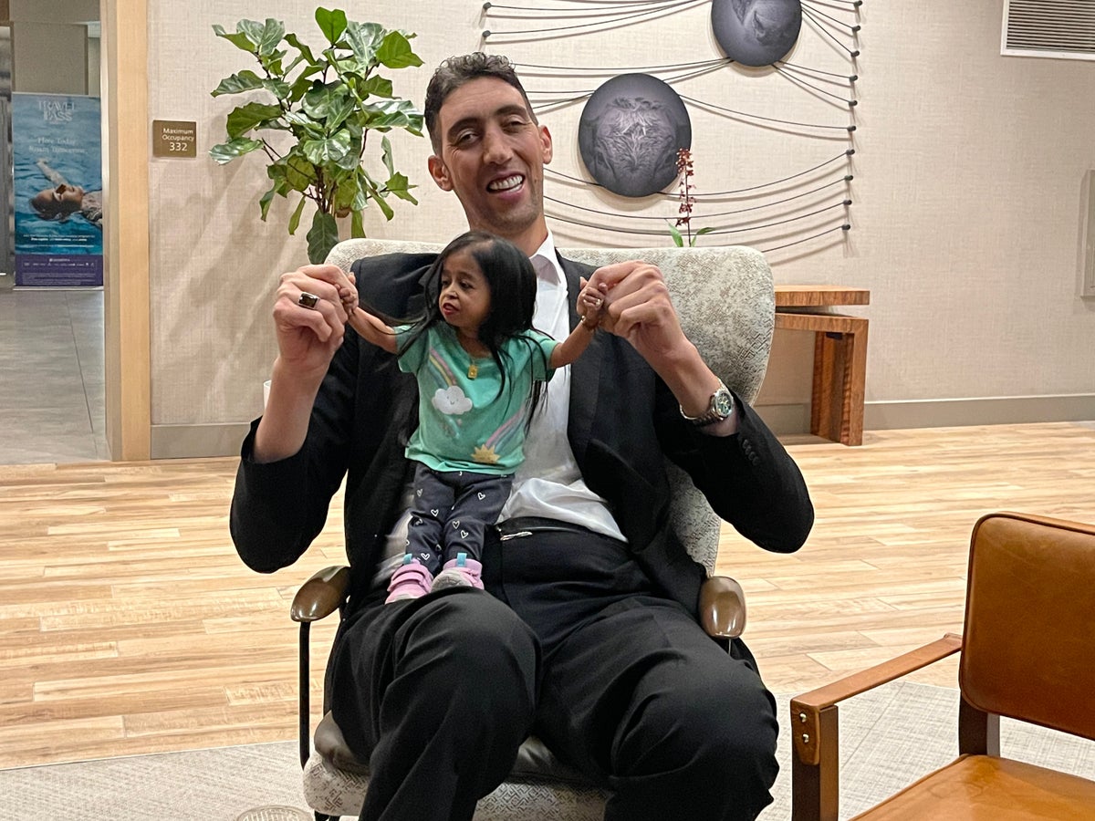 World’s tallest man and shortest woman reunite after six years in California