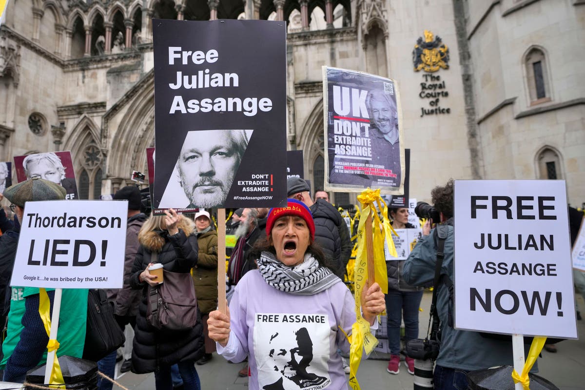 Lawyers for the US to tell a British court why WikiLeaks’ Julian Assange should face spying charges