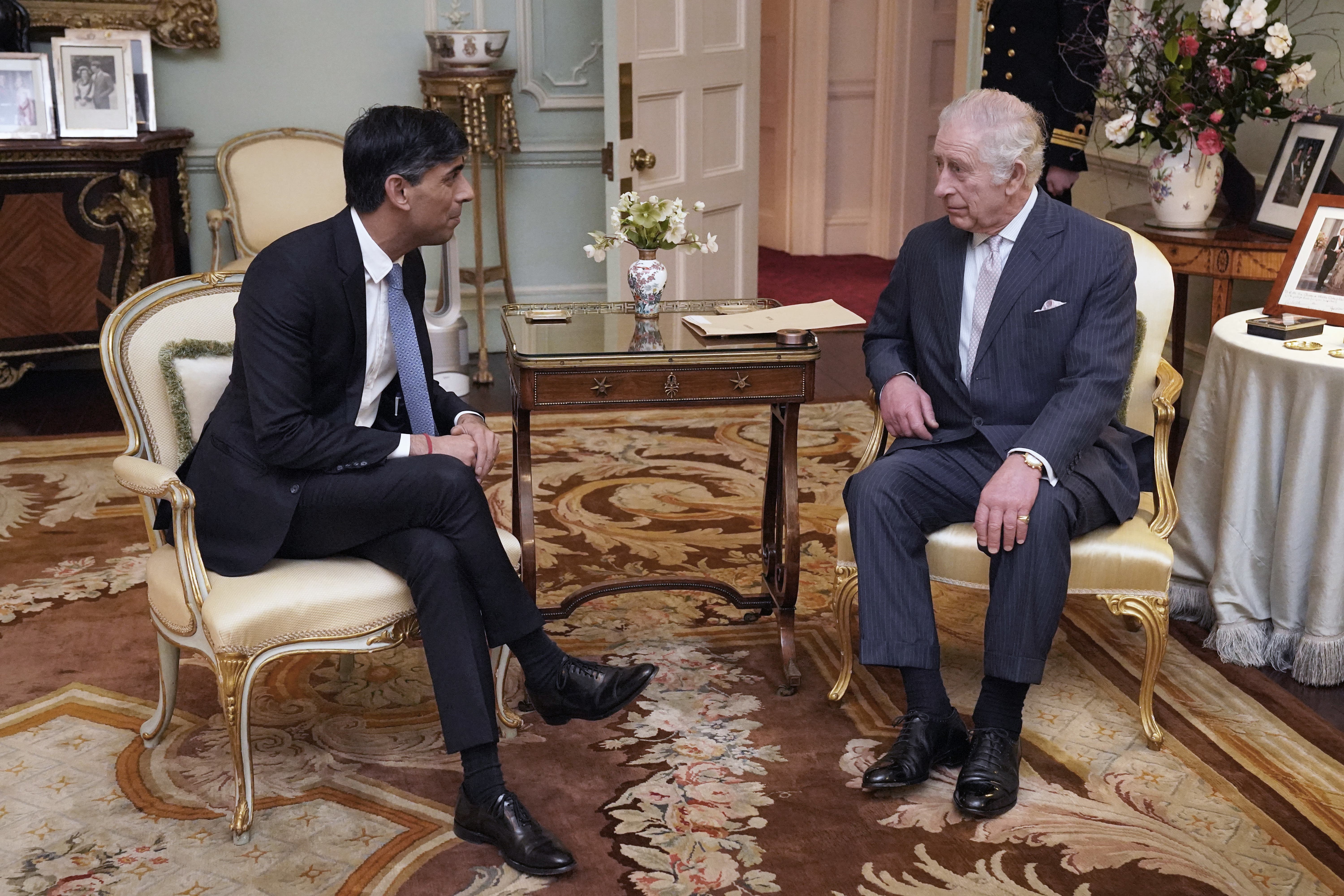 The King with Rishi Sunak in the Private Audience Room (Jonathan Brady/PA)