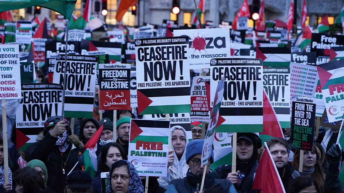 Hundreds calling for Gaza ceasefire protest outside Parliament as MPs debate SNP motion