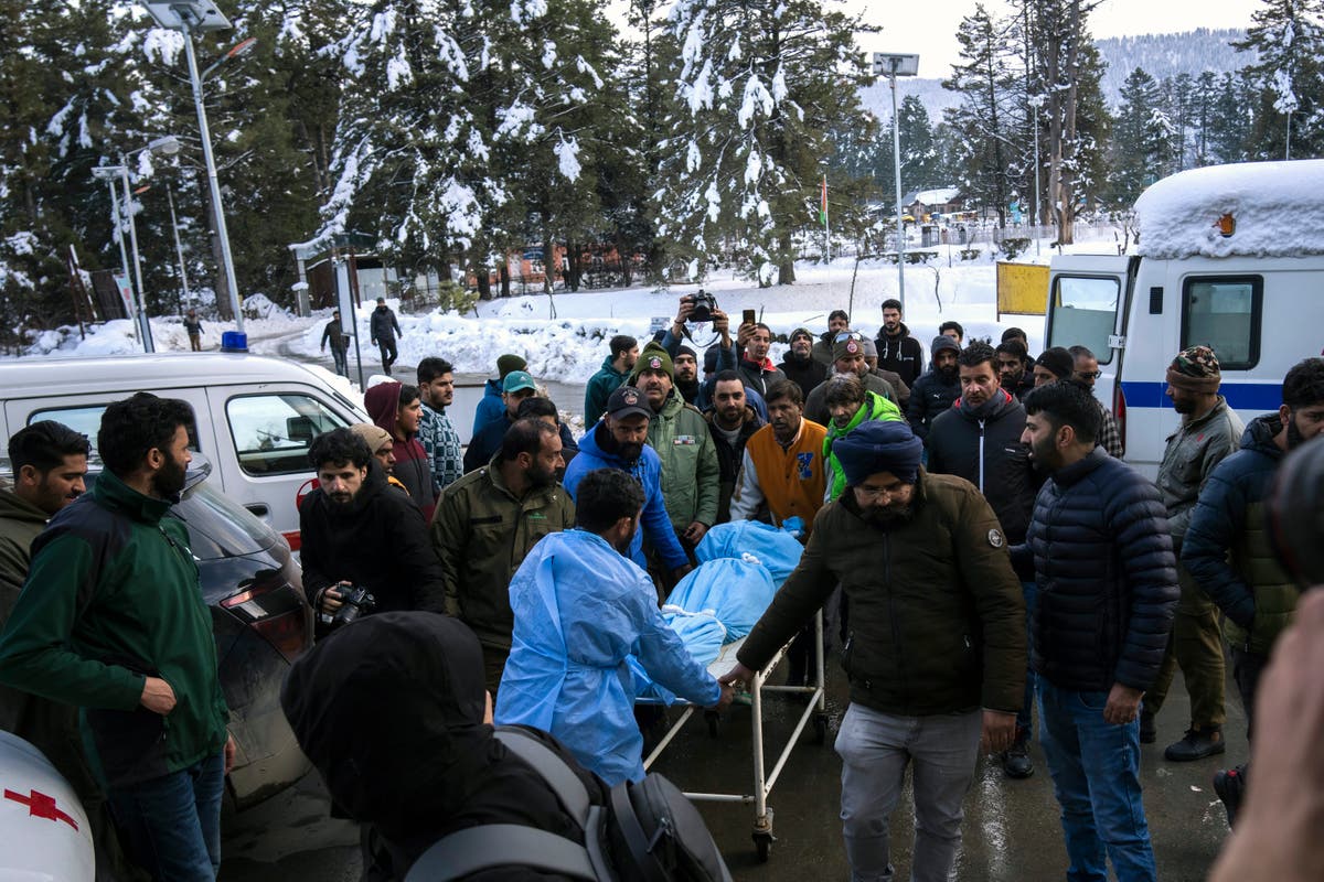 1 foreign skier killed and 3 rescued after avalanche hits popular ski resort in Indian-held Kashmir