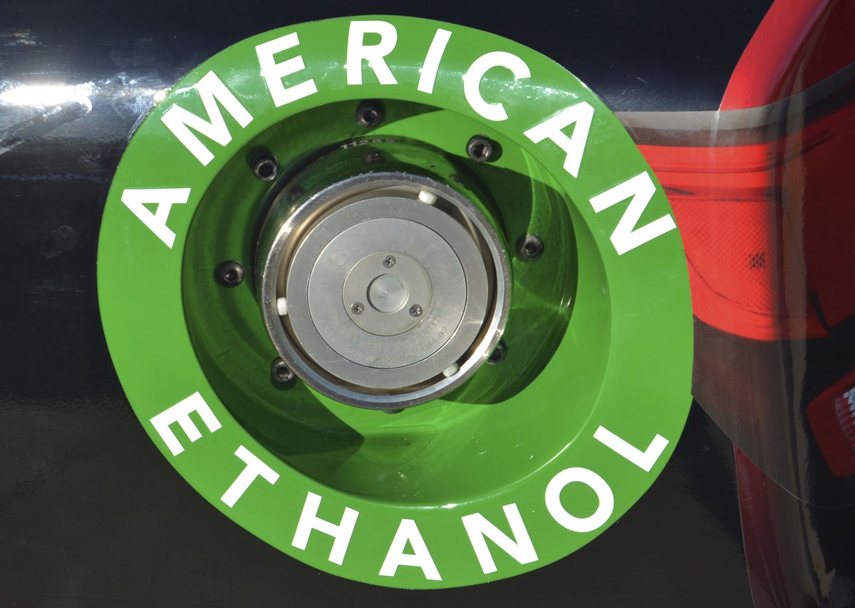 EPA approves year-round sales of higher ethanol blend in 8 Midwest states