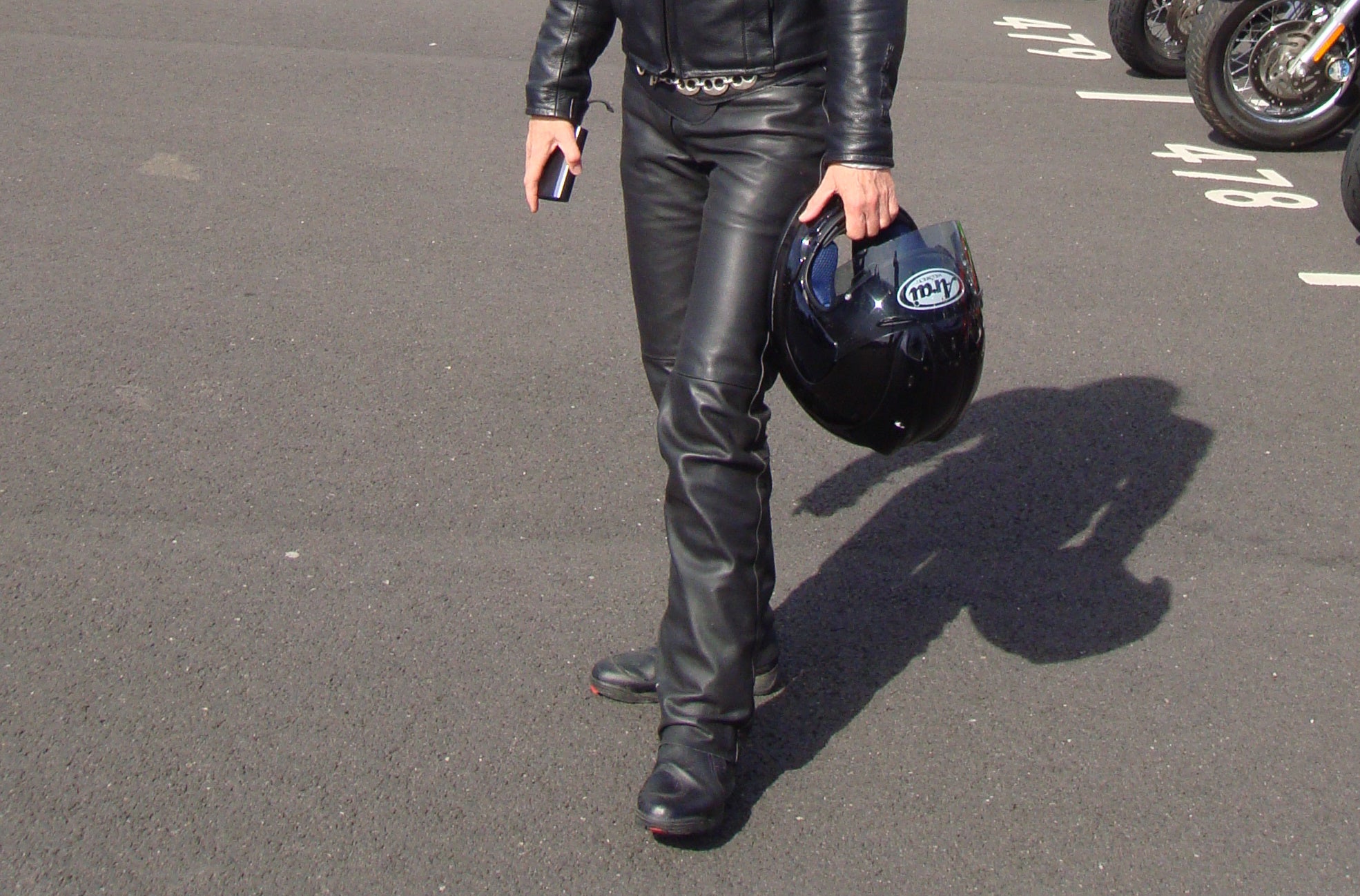 Frieda’s leather-clad legs (dodgy left knee not in view)
