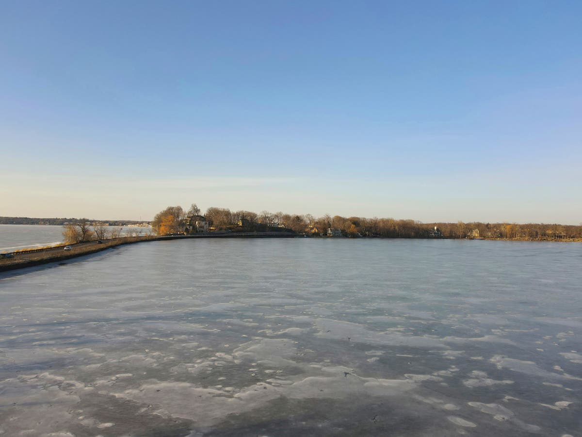 Warm weather brings brings a taste of spring to central and western United States