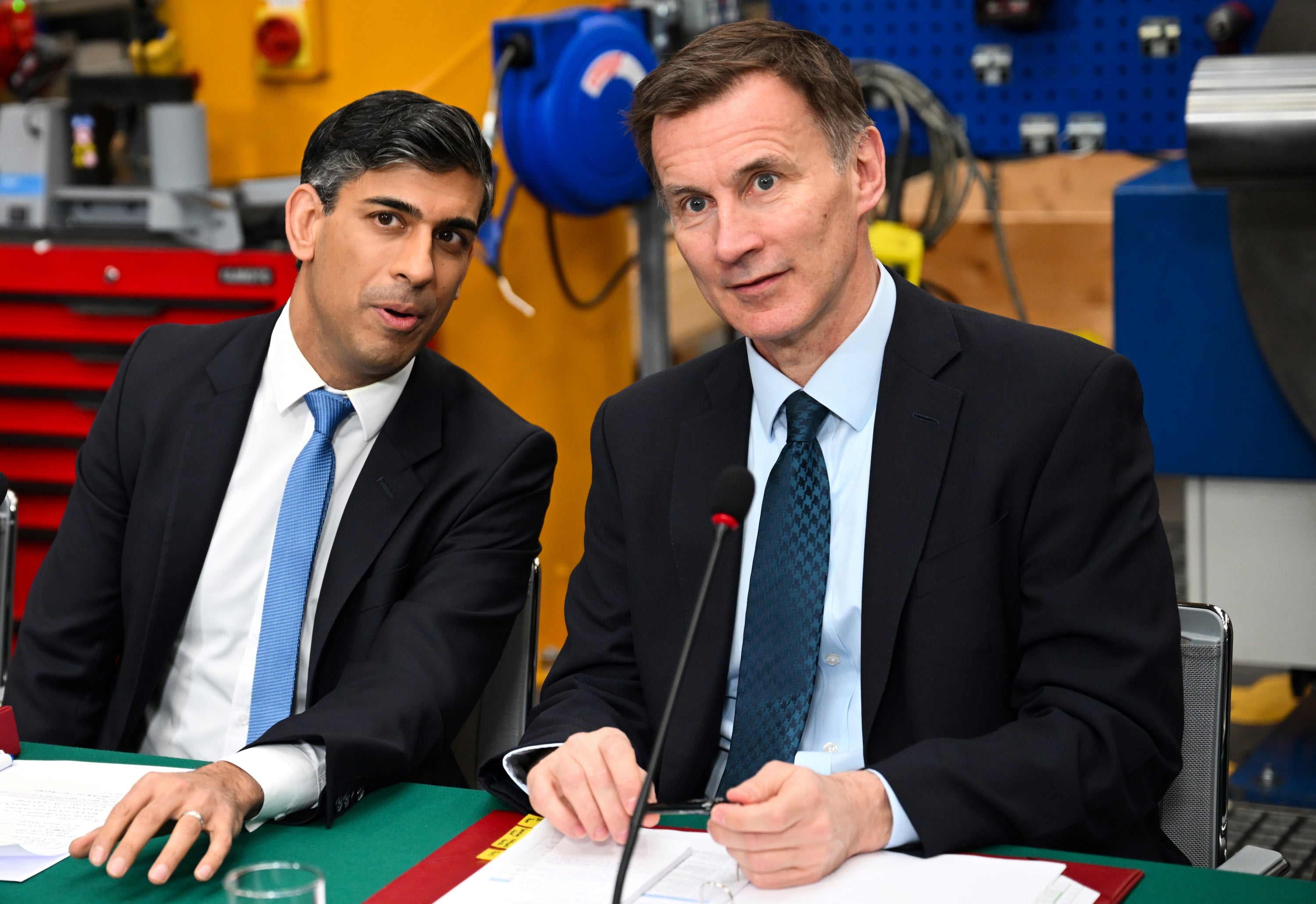 Prime Minister Rishi Sunak (left) and Chancellor of the Exchequer Jeremy Hunt, 16 February, 2024