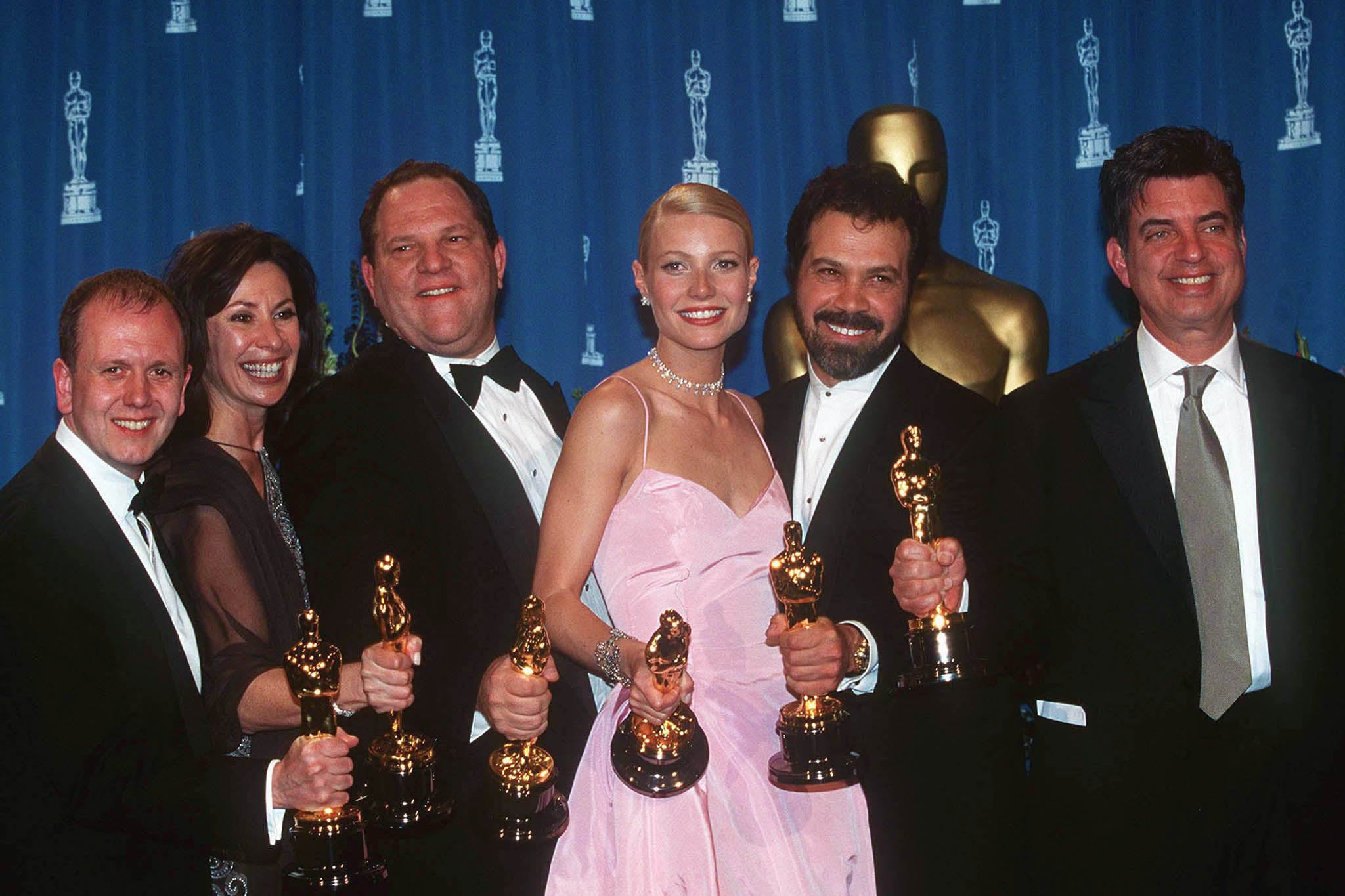 Shakespearean scandal: The team behind 1998’s ‘Shakespeare in Love’ celebrate their wins at the 1999 Oscars