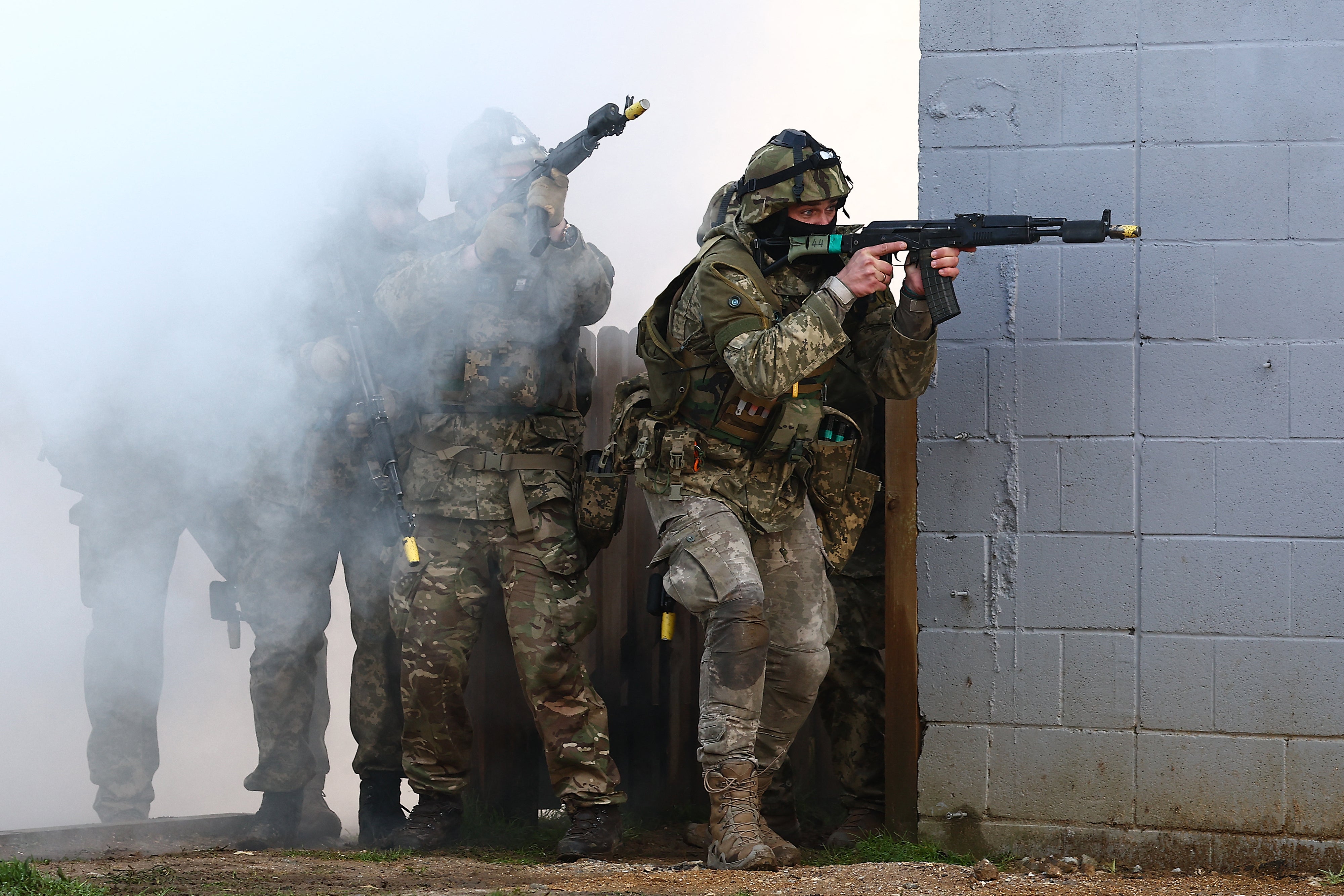 Ukrainian soldiers take part in a training excercise in eastern England