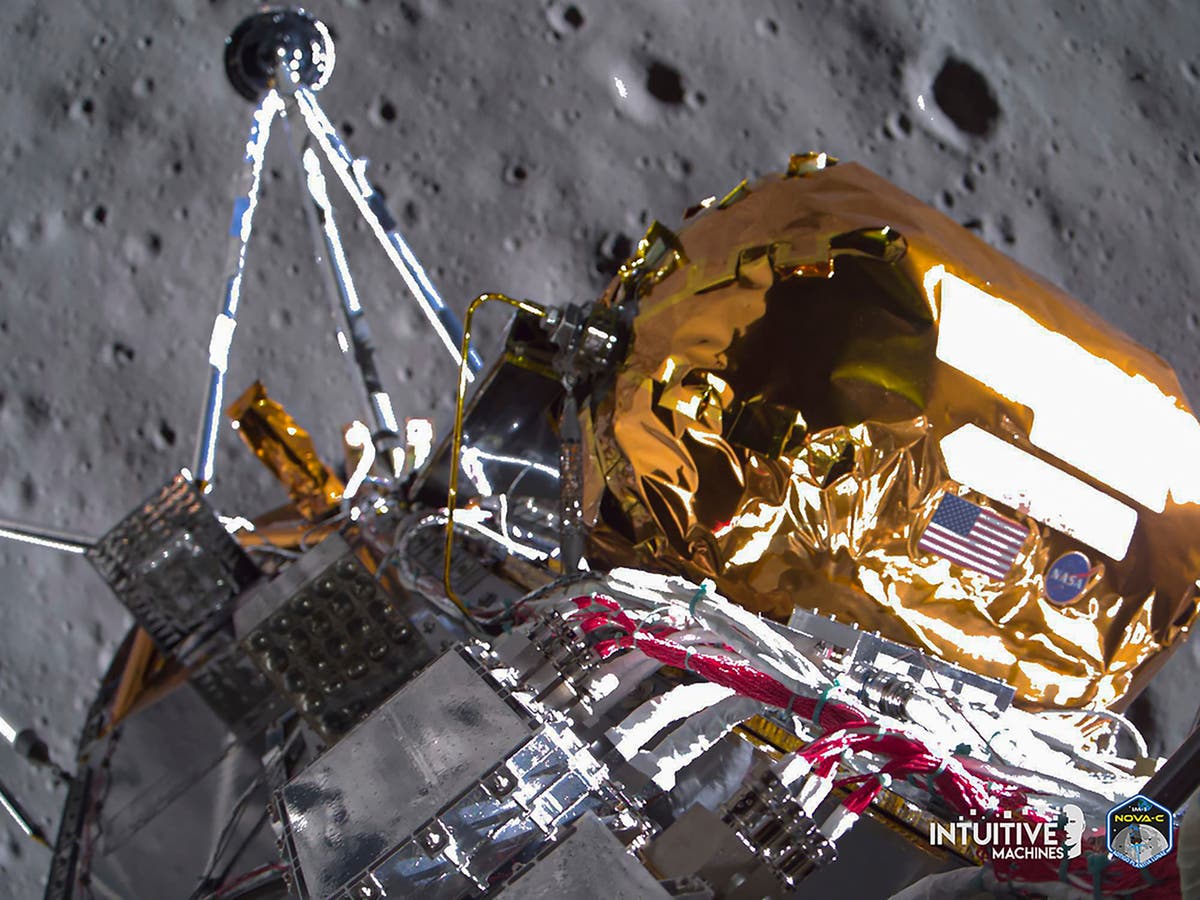 Toppled moon lander sends back more images, with only hours left until ...