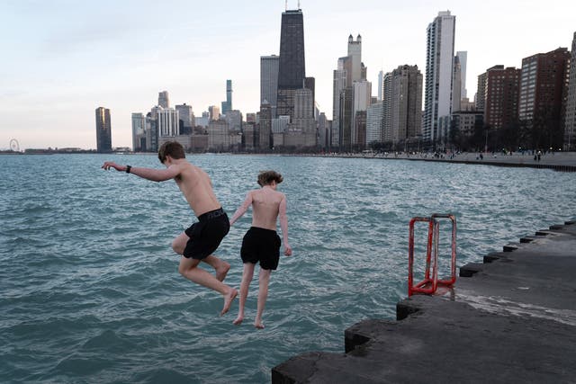 <p>Temperatures in Chicago, Illinois soared past 70F on Monday and Tuesday</p>
