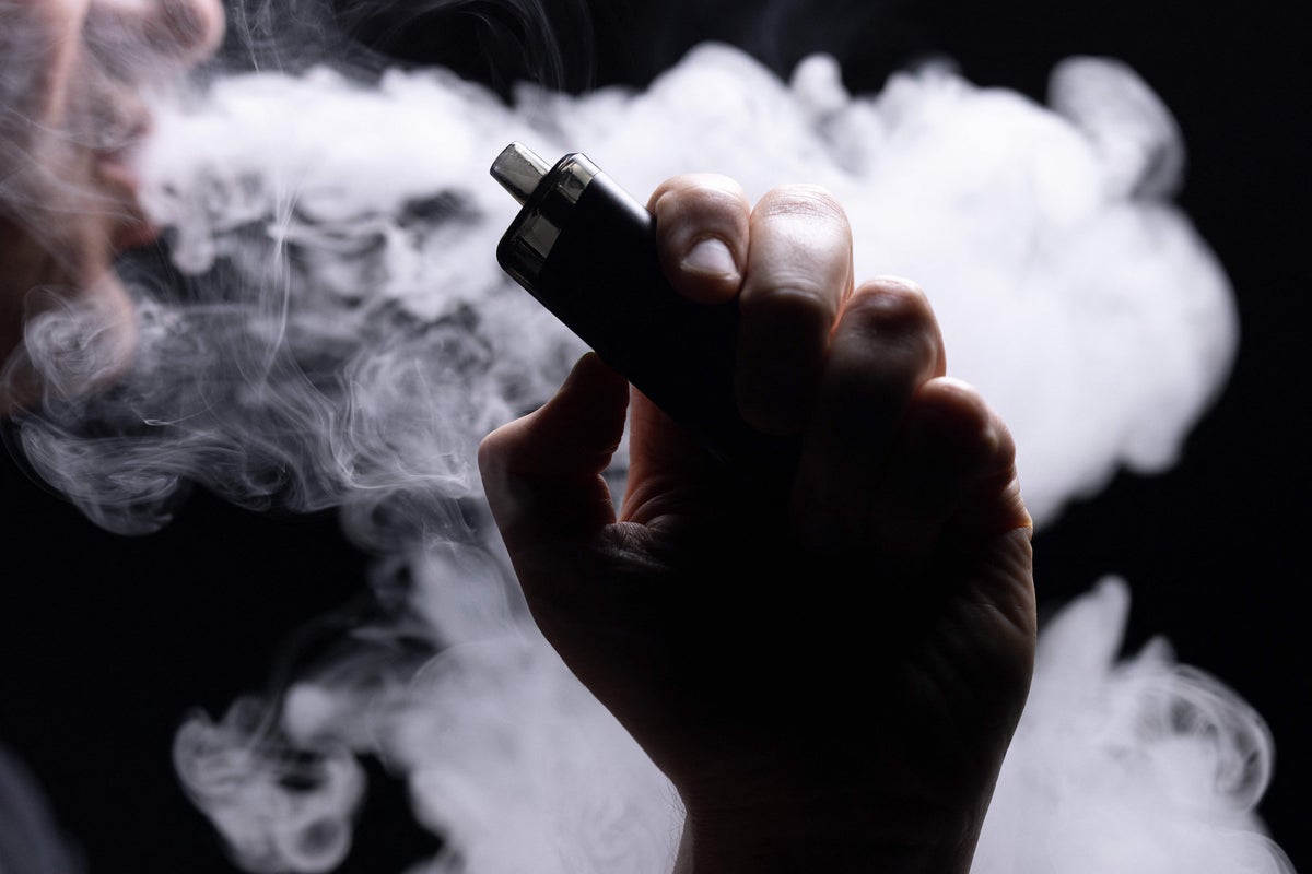 Calls for free vapes to be handed out in hospital emergency departments
