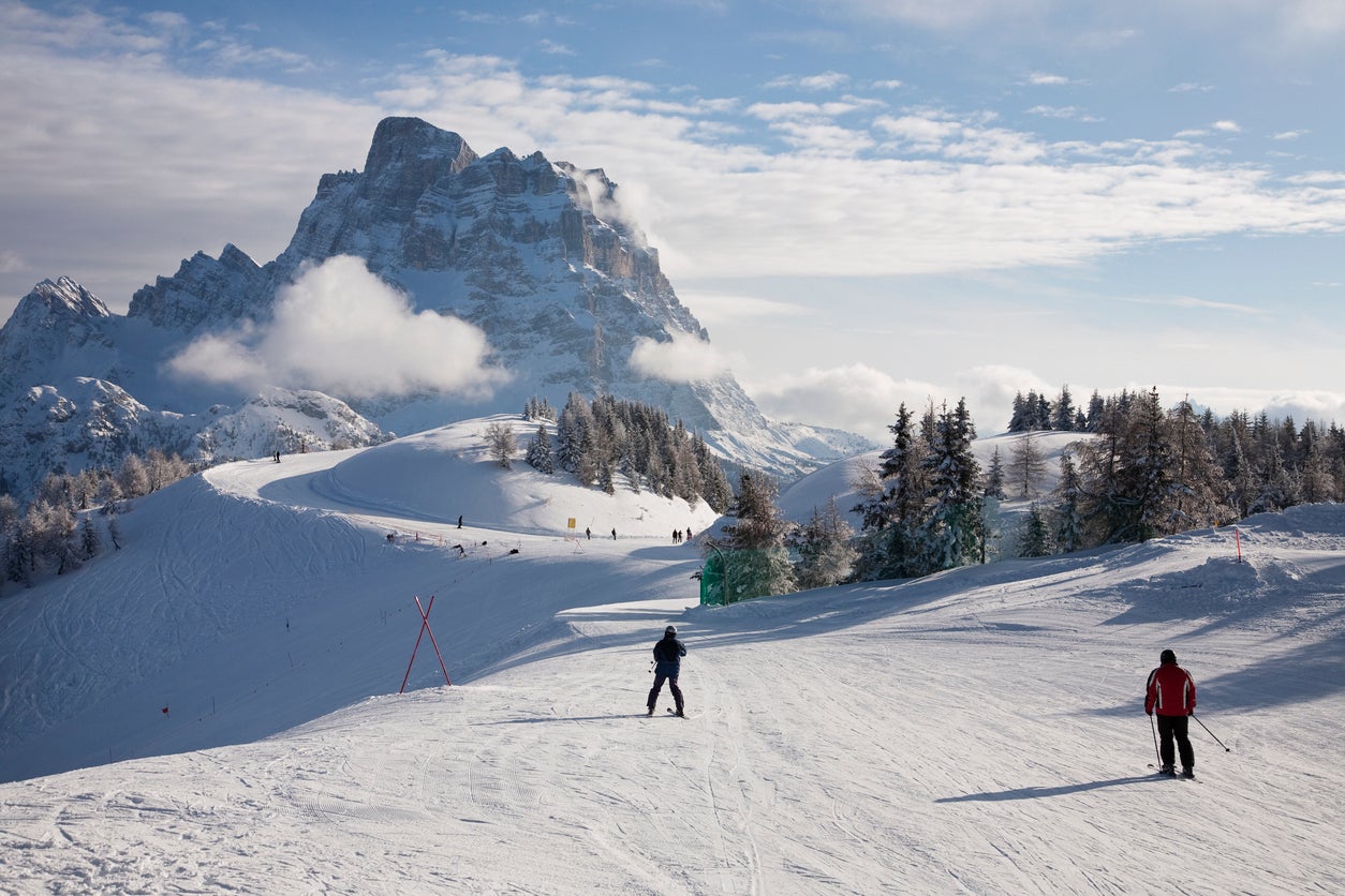 Tour the trenches on two skis in the Dolomites