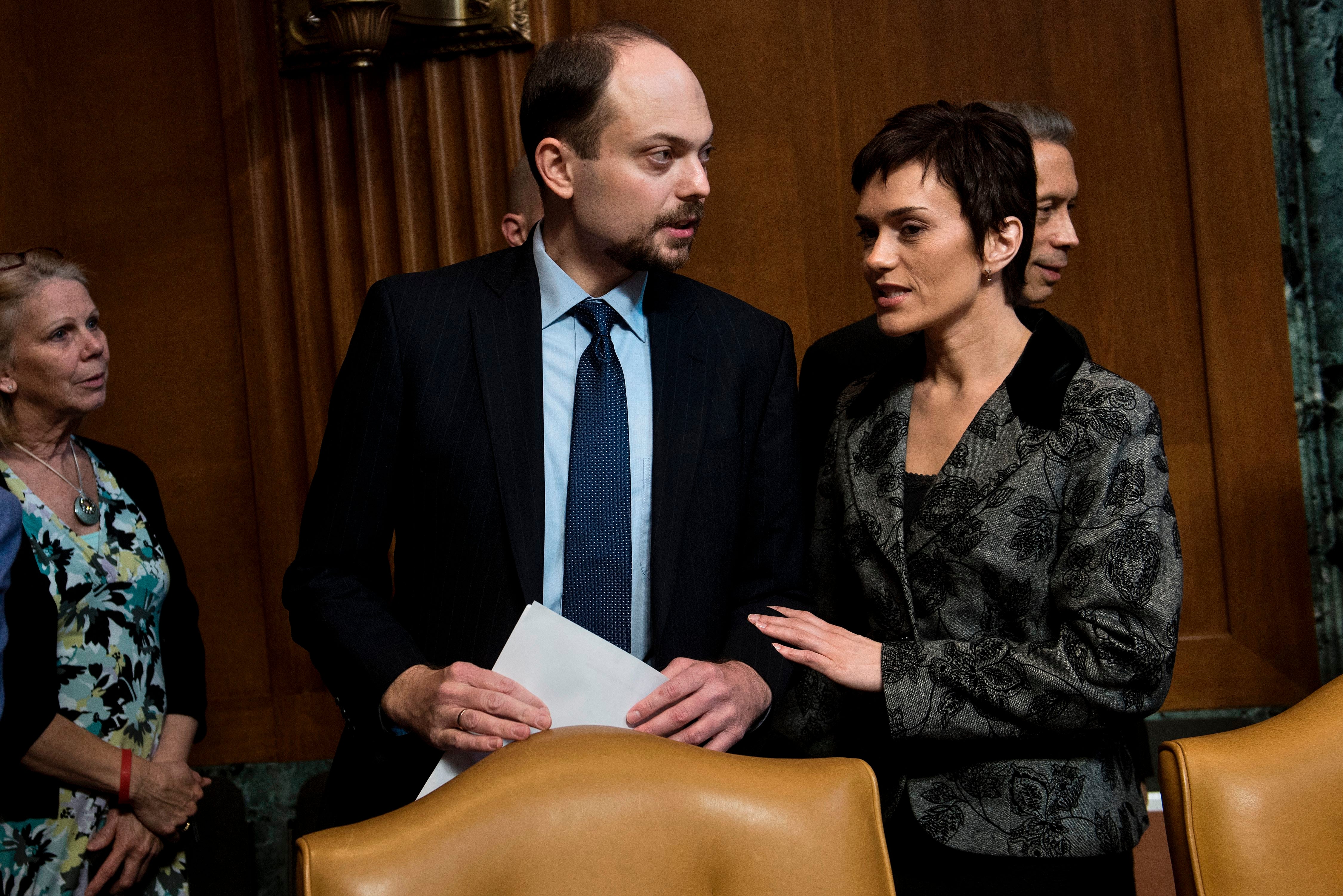 Vladimir Kara-Murza arrives with his wife Yevgenia for a hearing of the US Senate Appropriations Subcommittee on State, Foreign Operations and Related Programs on Capitol Hill in 2017