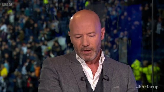 <p>Alan Shearer reveals why he has no regrets turning down Manchester United twice.</p>