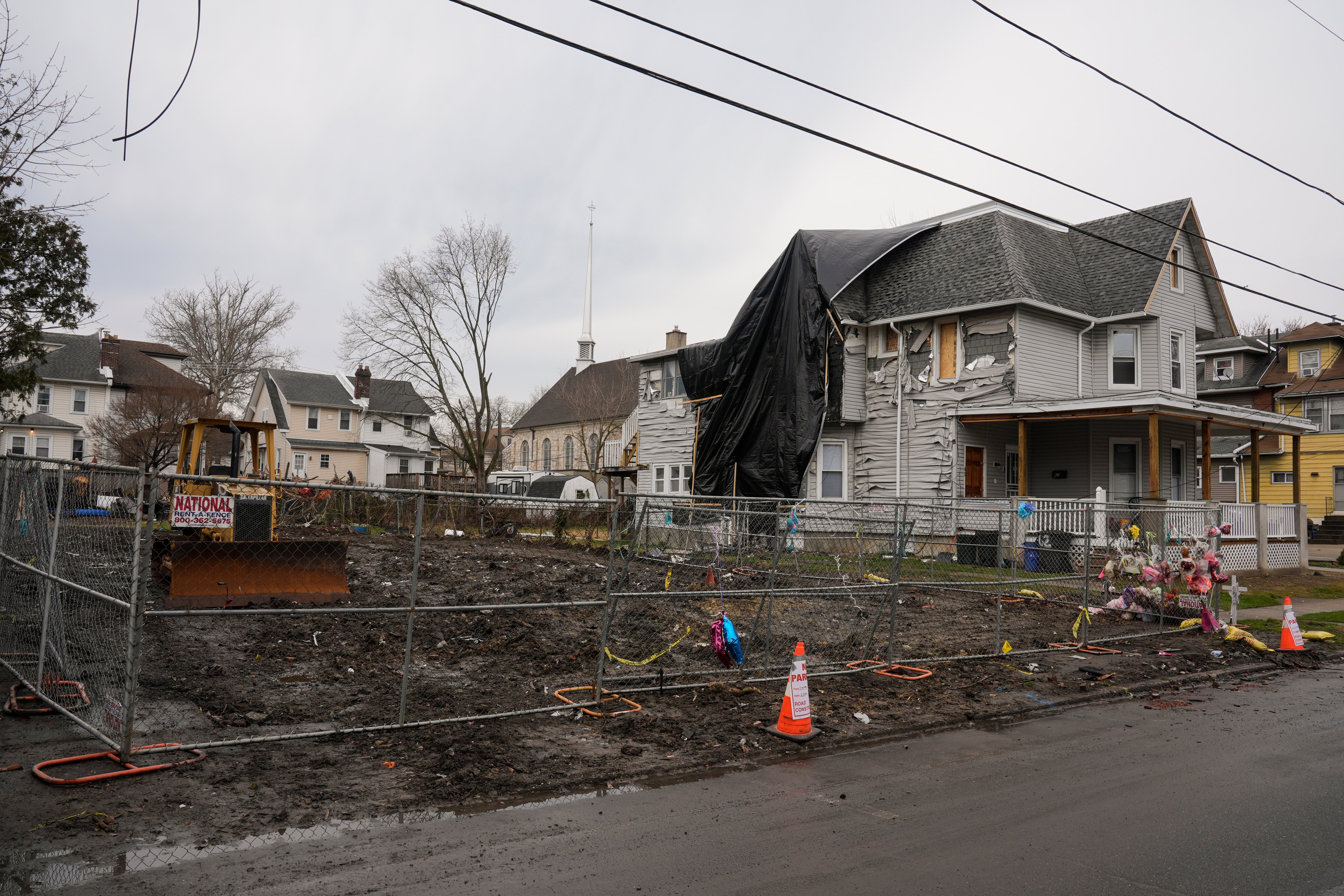 Officers-Wounded-House-Fire