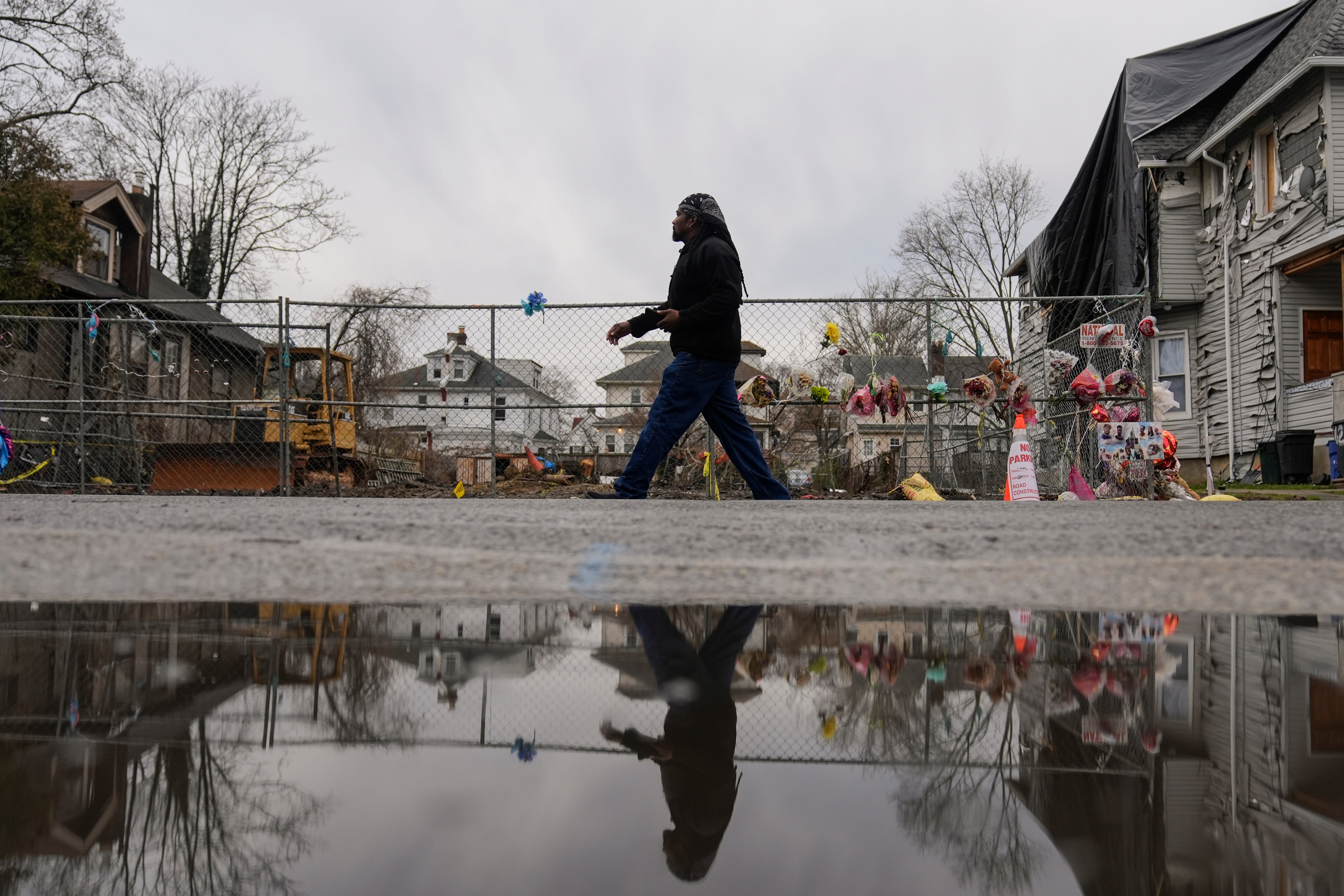 Officers-Wounded-House-Fire
