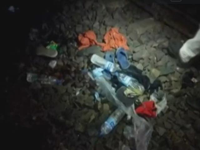 <p>Two men were crushed by a train in Jamtara, Jharkhand. Screengrab</p>